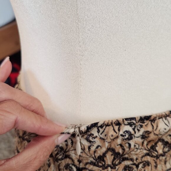 Elie Tahari Printed Silk Skirt - Picture 4 of 7